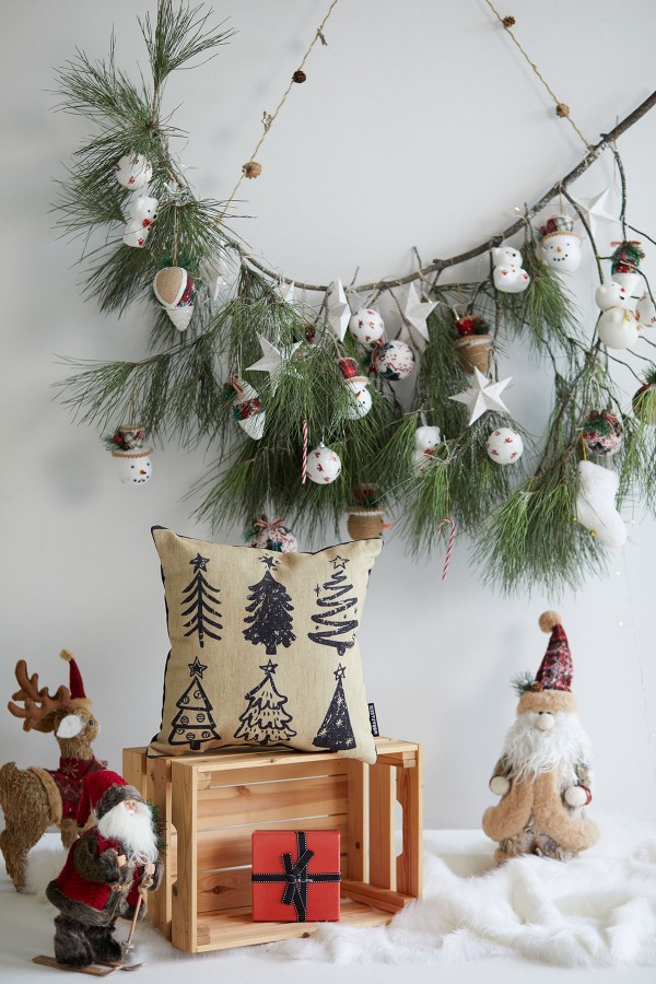 Noel Ağacı Desenli Dekoratif Yastık